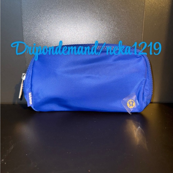 Lululemon Everywhere Belt Bag 1L- College Cobalt - Picture 3 of 8